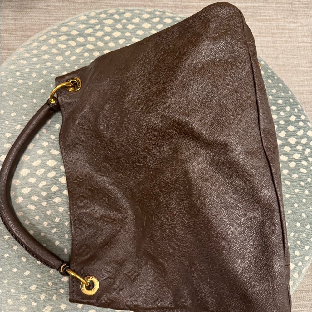 Louis Vuitton bag choc embossed